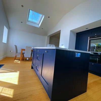floor-to-ceiling-kitchen-storage-units-blue